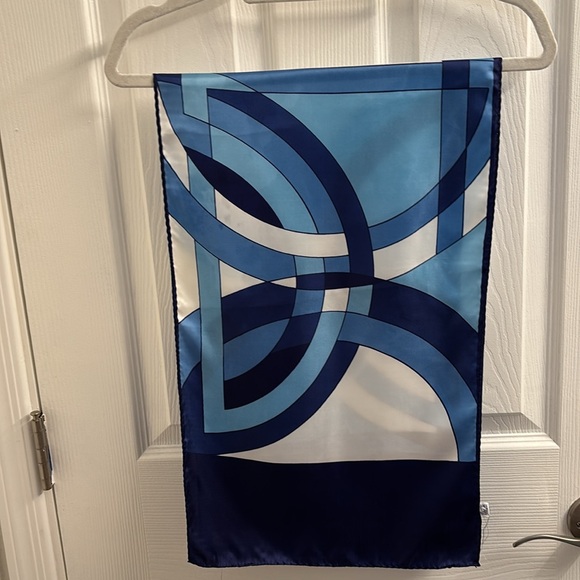 Women's CHRISTIAN DIOR Vintage Blue White Geometric Art Rectangular Scarf 43x13 - Picture 3 of 10